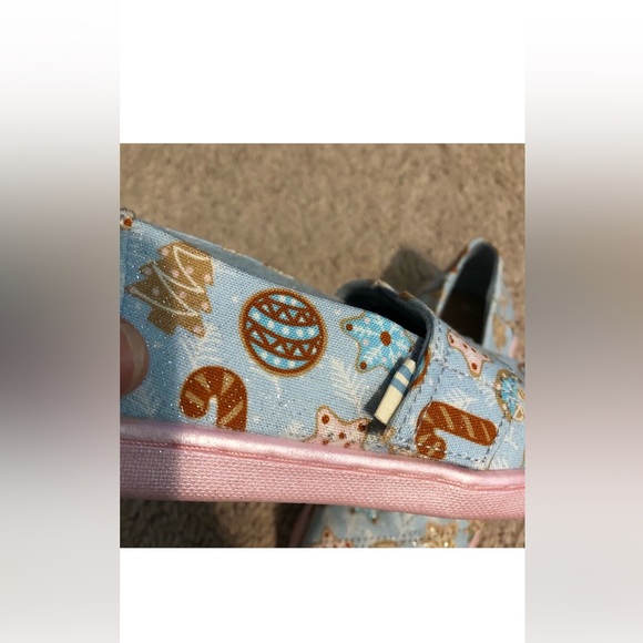 Christmas Little Girl Toms - Picture 3 of 7